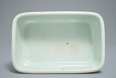 A rectangular Chinese qianjiang cai jardini&egrave;re, 19/20th C.