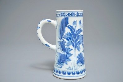 A Chinese blue and white tankard, Transitional period