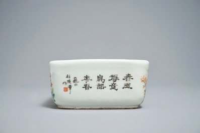 A rectangular Chinese qianjiang cai jardini&egrave;re, 19/20th C.