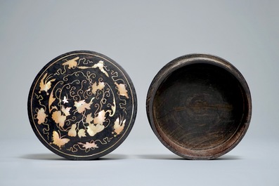 A Japanese mother of pearl-inlaid wooden bowl and cover, Ryukyu kingdom, Japan, 18/19th C.
