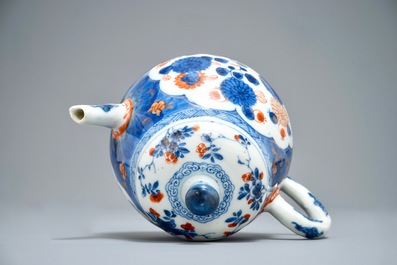 A Chinese Imari-style cadogan teapot, Kangxi