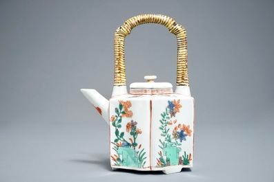 A Chinese famille verte teapot and cover, Kangxi