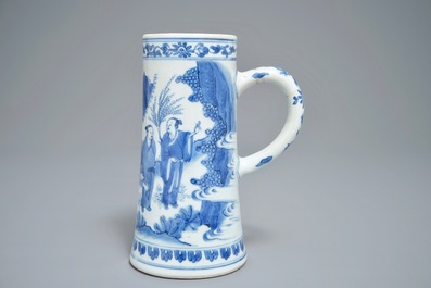 A Chinese blue and white tankard, Transitional period