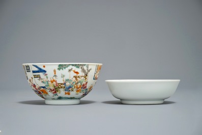 Un bol et une coupe en porcelaine de Chine famille rose, 19/20&egrave;me