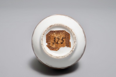 A miniature Chinese hu vase with grisaille landscape design, 19/20th C.