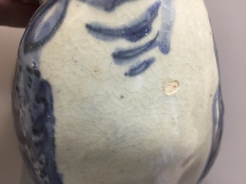 Un kendi en forme de grenouille en porcelaine de Chine bleu et blanc, Wanli