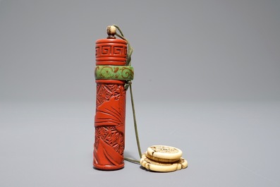 Drie Japanse maki-e en rood lakwerk inro met ojime en netsuke, Meiji, 19/20e eeuw