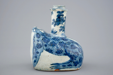 A Chinese blue and white kraak porcelain frog-shaped kendi, Wanli