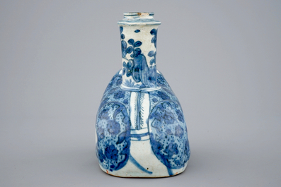 A Chinese blue and white kraak porcelain frog-shaped kendi, Wanli