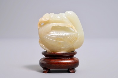 Een Chinees jade model van een gans, 19/20e eeuw