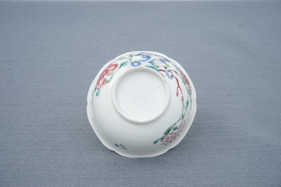 A fine Chinese famille rose cup and saucer with roosters, Yongzheng