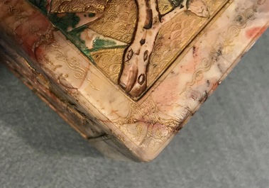 Un porte-pinceaux en pierre &agrave; savon sculpt&eacute;e, Chine, Kangxi