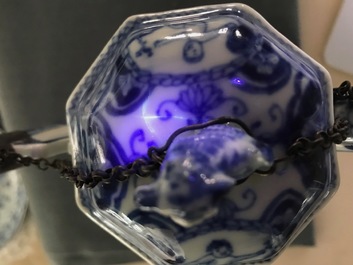 Een zeldzame Chinese blauwwitte koffiekan met &quot;Europa en de stier&quot;, Kangxi