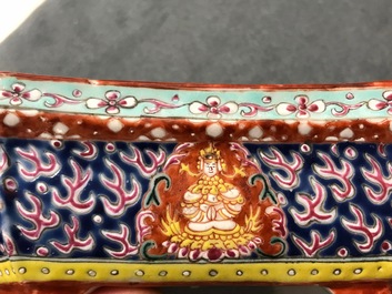 Une jardini&egrave;re de style Bencharong en porcelaine de Chine famille rose pour le march&eacute; thai, 19&egrave;me