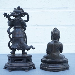 Une figure de Bouddha et une d'un musicien en bronze, Chine et Sino-Tibet, 17/18&egrave;me