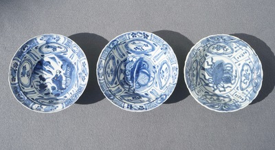 Three Chinese blue and white kraak porcelain klapmuts bowls, Wanli