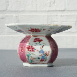 A Chinese famille rose spittoon, Yongzheng/Qianlong