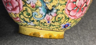 Six Chinese Canton enamel yellow-ground tea bowls, 18/19th C.