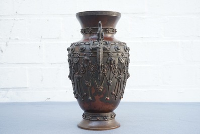 A Sino-Tibetan inlaid bronze vase, 18/19th C.