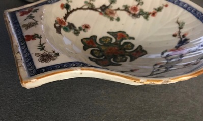 A Chinese shell-shaped famille verte dish, Kangxi