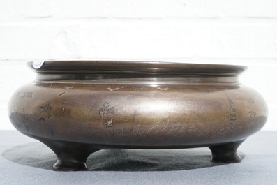 A large Chinese mixed-metal inlaid bronze incense burner, 18/19th C.