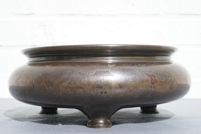 A large Chinese mixed-metal inlaid bronze incense burner, 18/19th C.