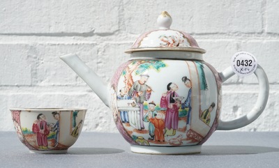 Een Chinees famille rose theeservies met mandarijns decor, Qianlong