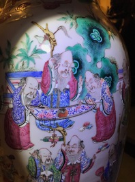 Trois grands vases en porcelaine de Chine famille rose et c&eacute;ladon, 19/20&egrave;me