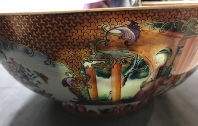 A Chinese famille rose mandarin bowl, Qianlong
