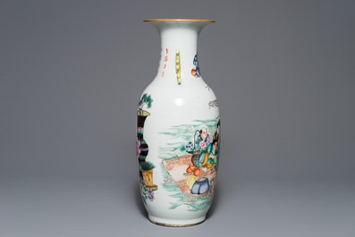 A Chinese famille rose two-sided design vase, 19/20th C.