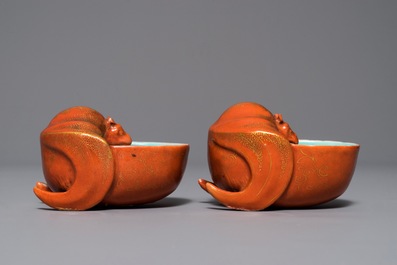 A pair of Chinese coral ground bat-shaped brush washers, 18/19th C.