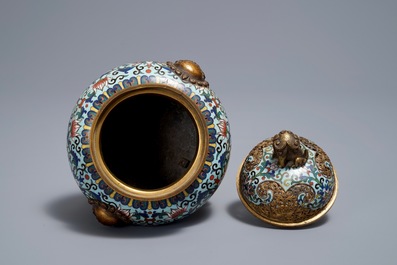 A Chinese cloisonn&eacute; tripod incense burner and cover, 19/20th C.