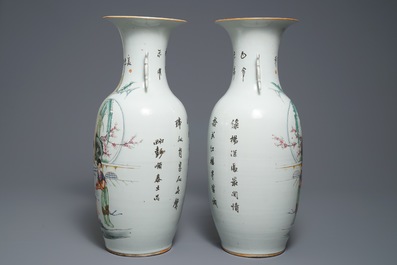 A pair of Chinese famille rose vases with ladies in a garden, 19/20th C.