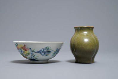 A Chinese 'teadust' vase and a doucai bowl, Yongzheng and Qianlong mark, 18th and 20th C.