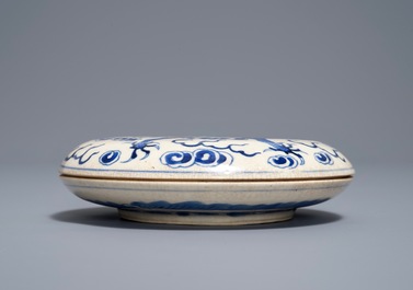 A Chinese blue and white seal paste box with dragon design, Kangxi mark, 19th. C.