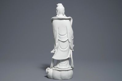 A Chinese Dehua blanc de Chine figure of Guanyin, 19th C.