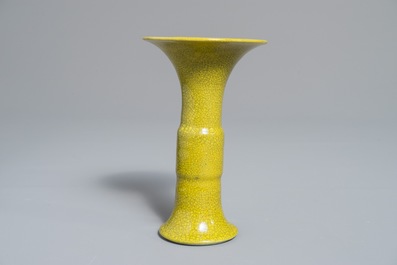 A small Japanese monochrome yellow crackle-glazed 'gu' vase, Awaji, Edo, 19th C.