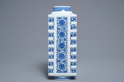 A Chinese blue and white cong vase with floral design, Qianlong mark, 19/20th C.