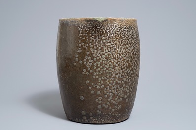 A large Japanese salt glaze stoneware pouring vessel, Meiji/Showa, 19/20th C.