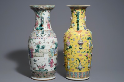 Deux vases en porcelaine de Chine famille rose, 19&egrave;me