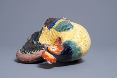 Un mod&egrave;le d'un coq en fa&iuml;ence polychrome de Delft, 19&egrave;me