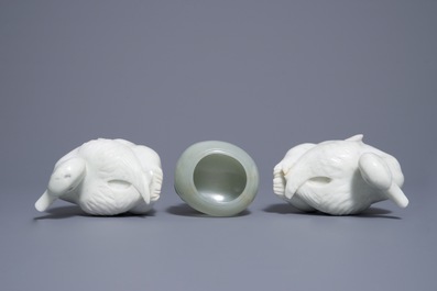 A Chinese celadon jade brush washer and a pair of white jade ducks, 19th and 20th C.