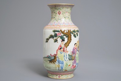 A Chinese famille rose lantern vase with go players, Qianlong mark, Republic, 20th C.
