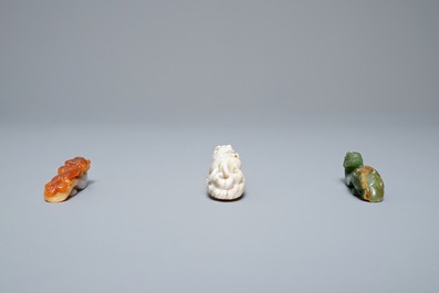 Trois boucles de ceinture en jade sculpt&eacute;, Chine, 19&egrave;me