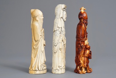 Trois figures d'immortels en ivoire sculpt&eacute;, Chine, vers 1900