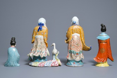 Quatre sujets en porcelaine de Chine famille rose, trois marqu&eacute;s en creux, 19/20&egrave;me
