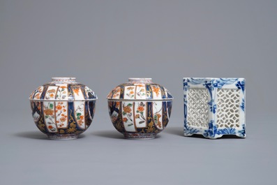 A pair of Japanese covered bowls on stands, a covered vase and a reticulated incense burner, Edo/Meiji, 18/19th C.