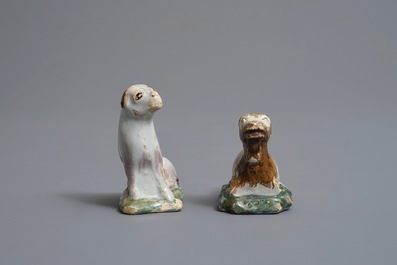 Twee polychrome Delftse miniaturen van een hondje en een geit, 18e eeuw