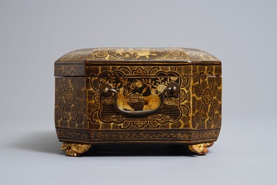 A massive Chinese Canton export lacquer tray and a sewing box, 18/19th C.