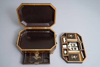 A massive Chinese Canton export lacquer tray and a sewing box, 18/19th C.